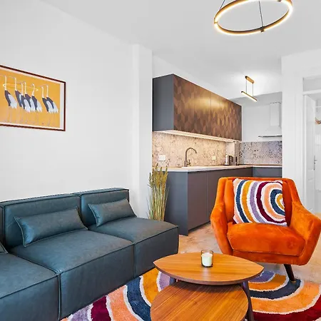 Modern Light And Beautiful View Apartment